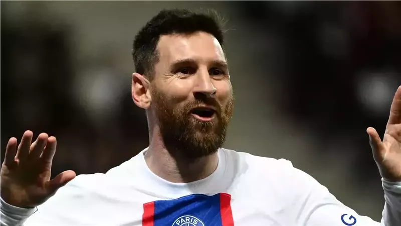 لعب لباريس ويشجع تشيلسي.. ميسي غائب حاضر في نهائي كأس العالم للأندية