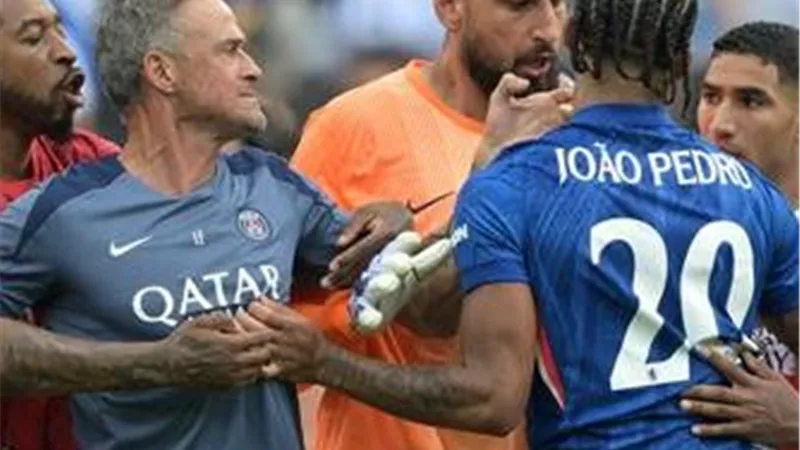 لويس انريكي يسب نفسه بعد خسارة كأس العالم للأندية لهذا السبب 