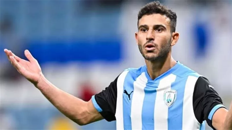 رغم أنباء بيراميدز.. حمدي فتحي يزين قائمة الوكرة القطري في معسكر الإعداد