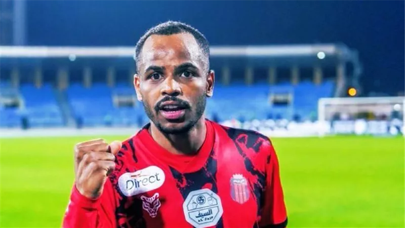 من هو عبدالإله الخيبري أول صفقات الأهلي السعودي في الميركاتو الصيفي 2025؟