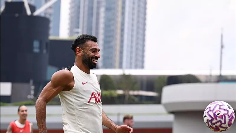 قبل موقعة ميلان.. أسطورة ليفربول يطالب بقرار تاريخي من أجل محمد صلاح