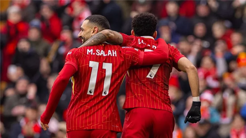 محمد صلاح يودع دياز بكلمات مؤثرة بعد انتقاله إلى بايرن ميونخ