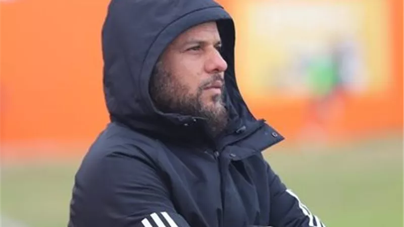 بعد تصريحاته الغريبة .. مدرب بروكسي: أحترم الزمالك ولم أسئ للصفقات الجديدة