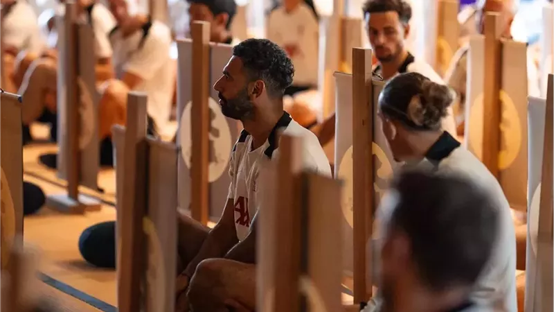 أول رد من محمد صلاح على انتقادات الجماهير لزيارة 