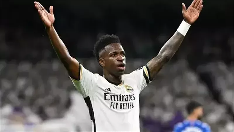بسبب مبابي.. ريال مدريد يفتح باب الرحيل أمام فينيسيوس