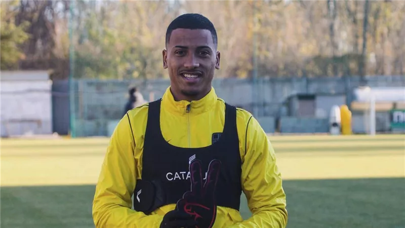 في انتظار وصول البطاقة الدولية.. تفاصيل تعاقد الزمالك مع خوان ألفينا 