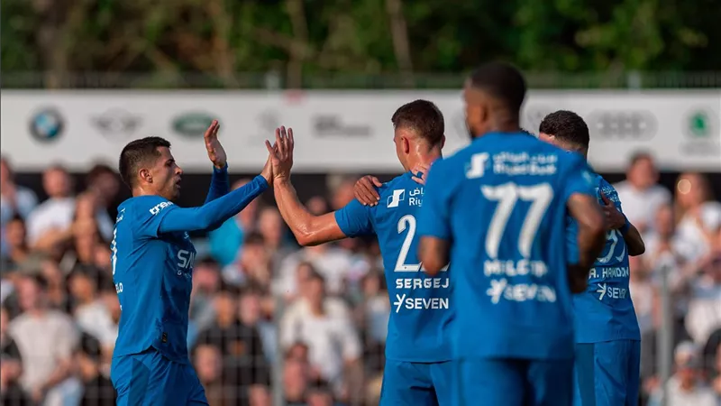 انزاجي يعلن تشكيل الهلال السعودي لمواجهة أراو السويسري