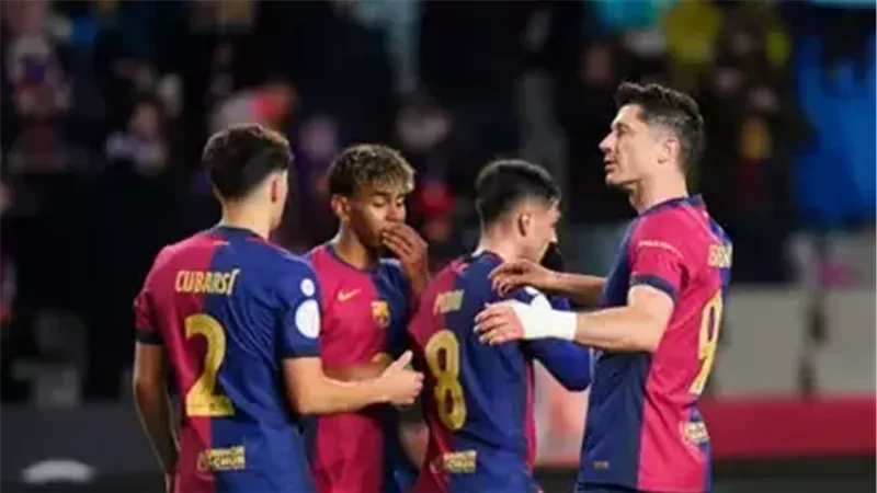 أرقام قمصان لاعبي برشلونة في موسم 2025-2026.. لامين يامال يرث ميسي