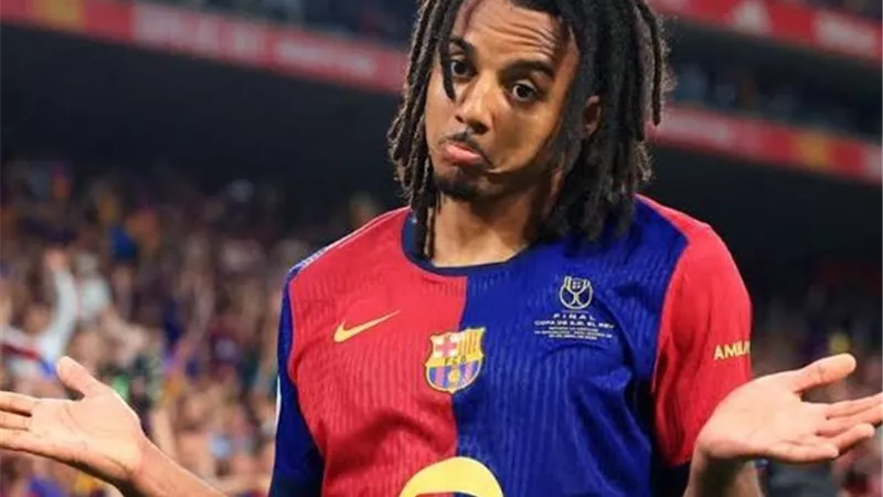 كوندي يجدد عقده مع برشلونة حتى عام 2030
