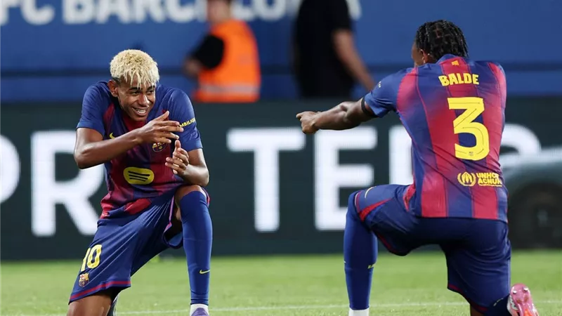 برشلونة يكتسح كومو بخماسية نظيفه ويتوج بكأس خوان جامبر