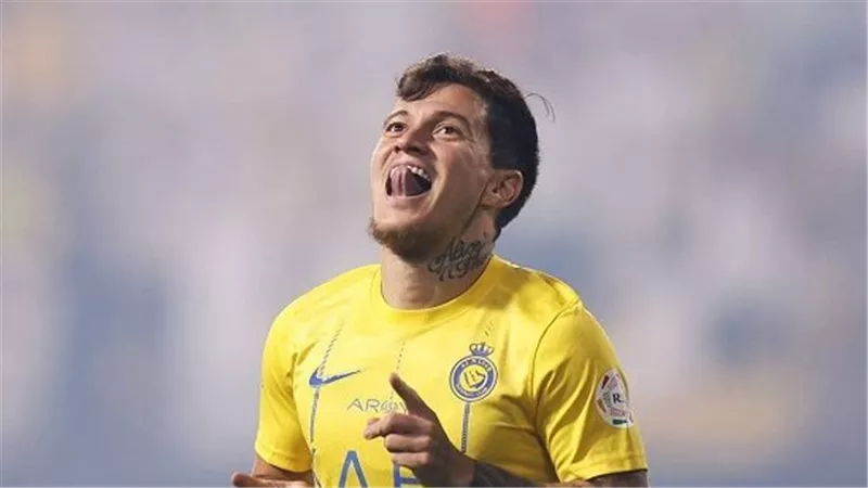 القادسية يقترب من ضم أوتافيو لاعب النصر.. لكن شرط يعرقل الصفقة 