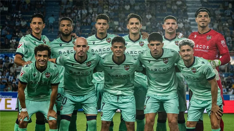 فيديو أهداف مباراة برشلونة ضد ليفانتي في الدوري الإسباني