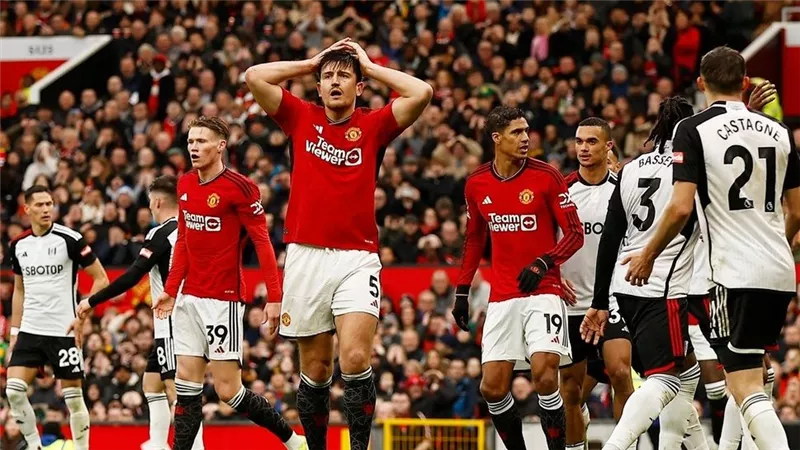 التشكيل الرسمي لمواجهة مانشستر يونايتد و فولهام في الدوري الإنجليزي