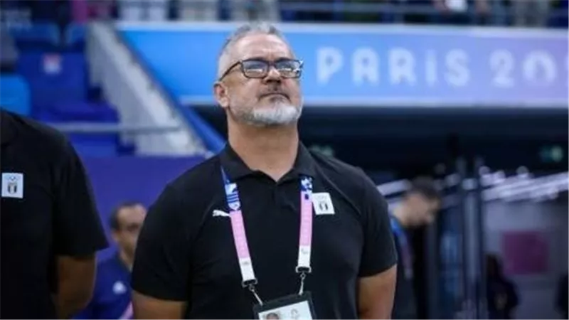 ميكالي: تدريب الأهلي ليس سهلًا.. واقتربت من الزمالك لكن المفاوضات فشلت
