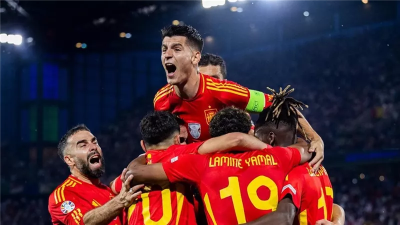 بعد لامين يامال.. نجم جديد يغادر منتخب إسبانيا للإصابة