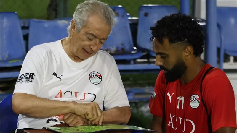 حلمي طولان: منتخب مصر المشارك في كأس العرب يتعرض للتهميش.. والرابطة تسببت في فوضى التحضيرات