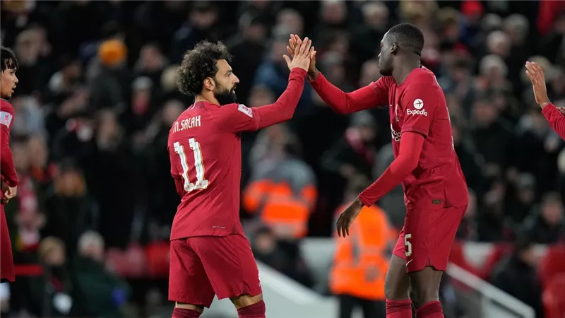 إبراهيما كوناتي يخذل محمد صلاح في سباق الكرة الذهبية.. ومفاجأة ريال مدريد