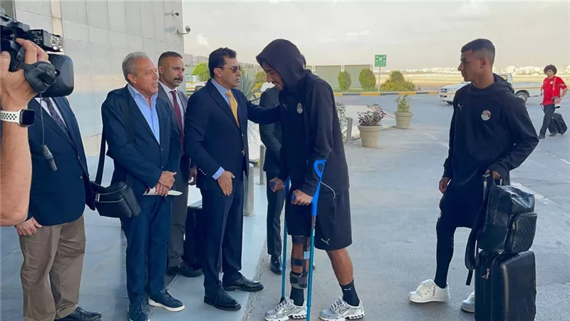 فحص طبي لـ عمر مرموش في القاهرة قبل العودة لمانشستر سيتي