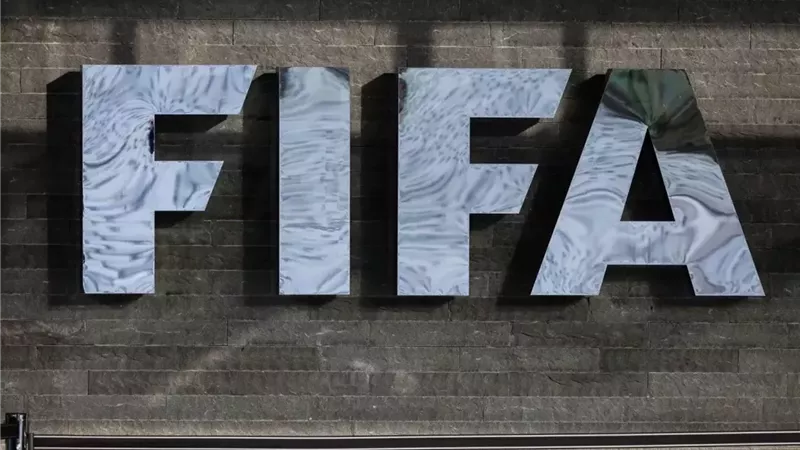 فيفا يعتمد القائمة الدولية للحكام المصريين لعام 2026