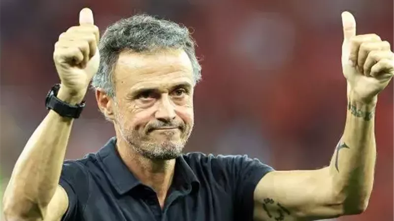 بعد التتويج بدوري أبطال أوروبا.. كم عدد بطولات لويس إنريكي مع باريس سان جيرمان؟