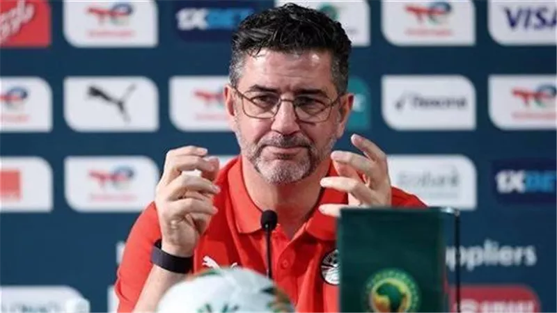 رسميا.. روي فيتوريا يرحل عن تدريب باناثينايكوس اليوناني