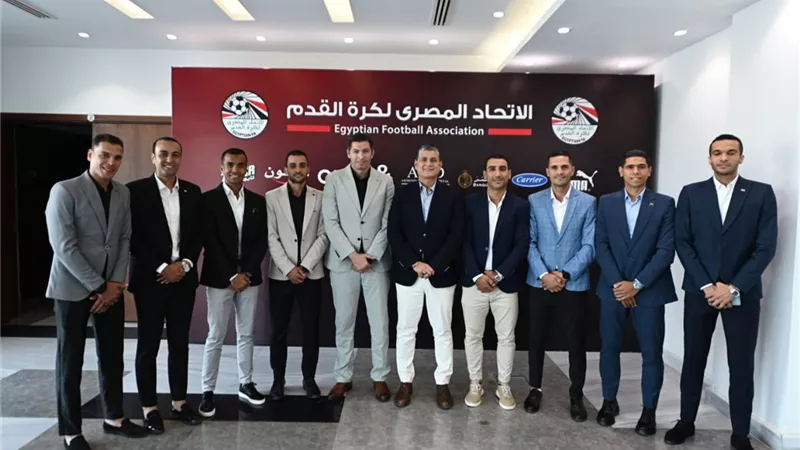 أوسكار رويز يجتمع بحكام الممتاز و يؤكد: لدينا عناصر على نفس مستوى حكام 