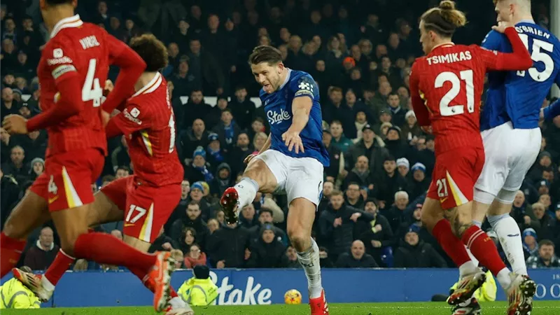 موعد مباراة ليفربول وإيفرتون في الدوري الإنجليزي والقنوات الناقلة