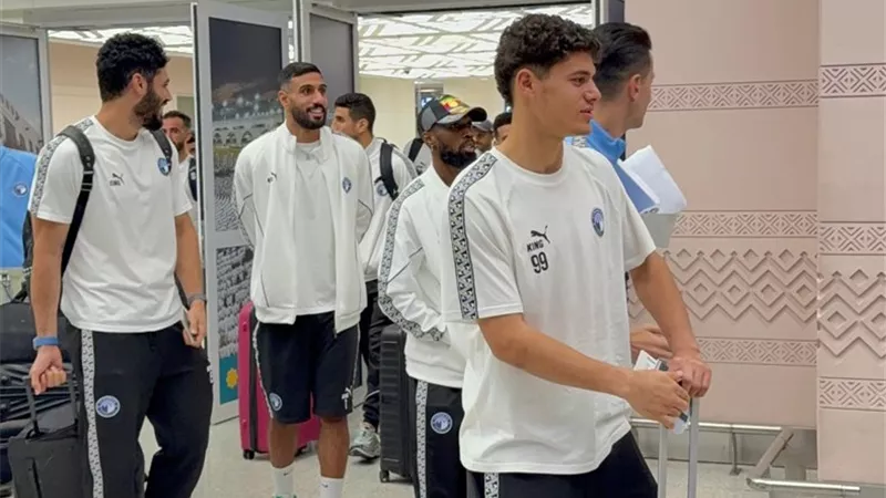 بعثة بيراميدز تصل جدة تحضيرا لمواجهة الأهلي السعودي