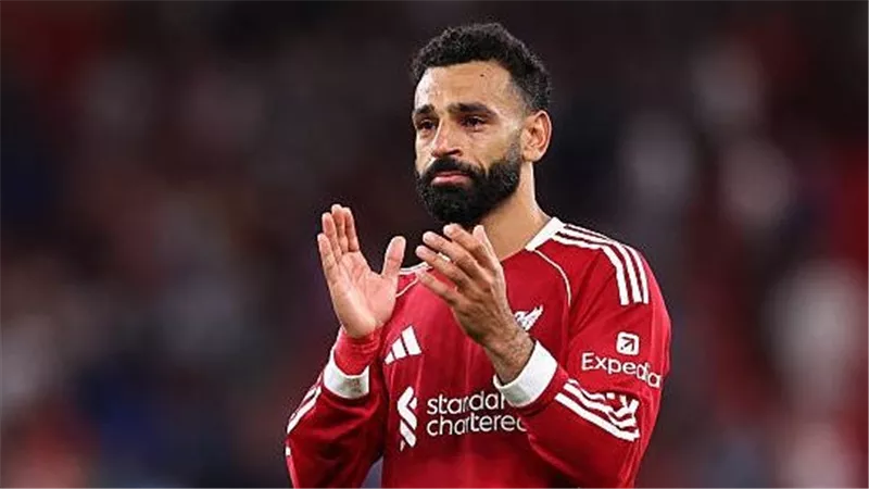 واين روني يكشف سبب تراجع أداء محمد صلاح: خطة سلوت وصفقات الملايين