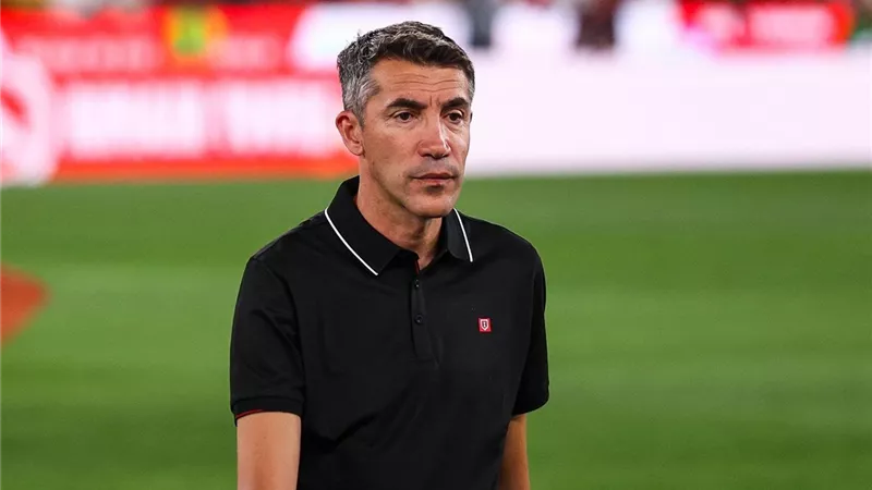 راتب ضخم.. تفاصيل عرض الأهلي للتعاقد مع برونو لاج لتدريب الفريق