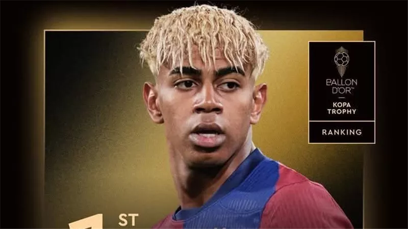 حفل الكرة الذهبية.. لامين يامال أفضل لاعب شاب 2025 