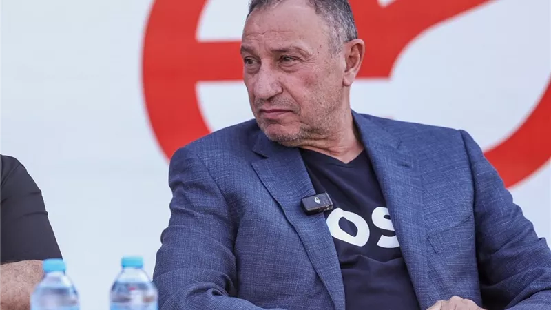 خايف الأهلي يقع.. عضو مجلس الزمالك يعلق على قرار محمود الخطيب