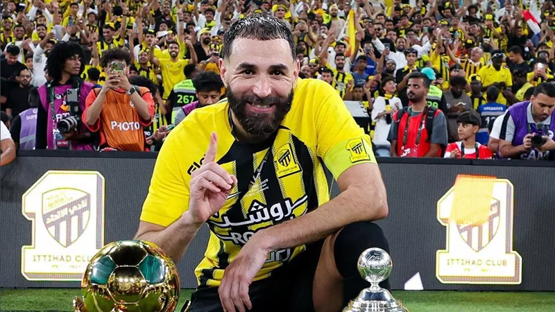 دفعة قوية.. كريم بنزيما يعود إلى تدريبات اتحاد جدة قبل كلاسيكو النصر