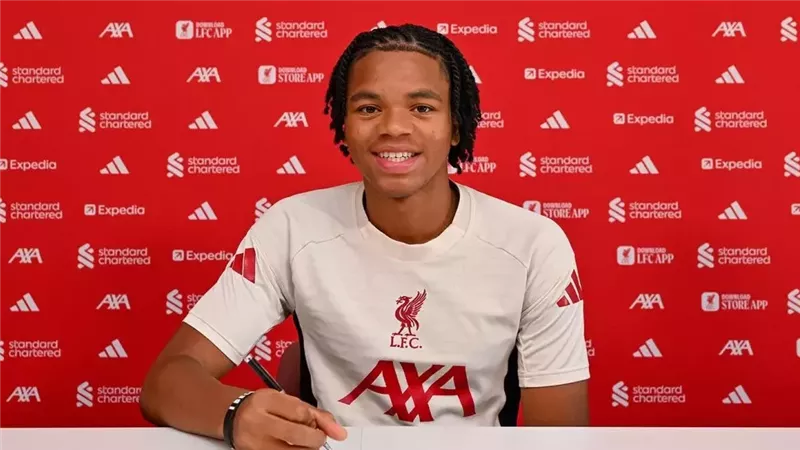 ليفربول يكافئ ريو نجوموها بتوقيع أول عقد احترافي.. تعرف على التفاصيل