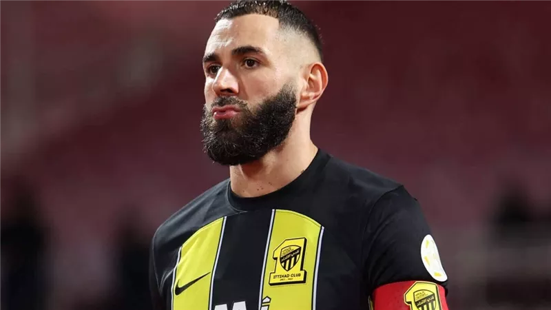 تحول مفاجيء في صفقة انتقال كريم بنزيما إلى الهلال السعودي