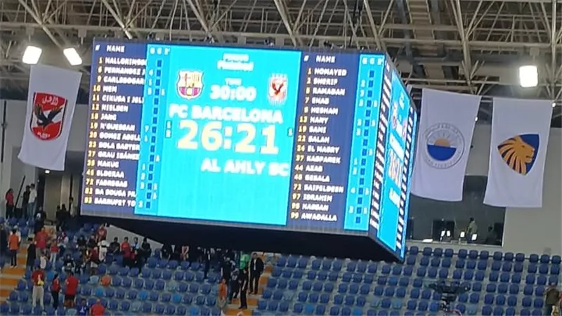 الأهلى يتلقى الهزيمة من برشلونة 26-21 فى دور نصف نهائى مونديال اليد 
