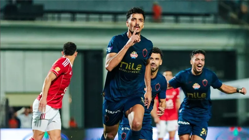 شوبير: هناك حديث عن حصول لاعبي الزمالك على المستحقات.. والفريق يستأنف مرانه