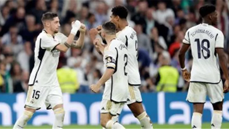 هل رفض اللعب اعتراضا على قرارات ألونسو؟ رد قوي من نجم ريال مدريد
