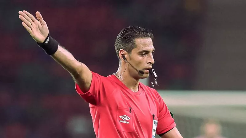 رسميا.. أمين عمر حكما لمباراة الأهلي وكهرباء الاسماعيلية في الدوري