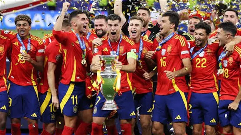لافوينتي يعلن قائمة منتخب إسبانيا لمواجهة جورجيا وبلغاريا