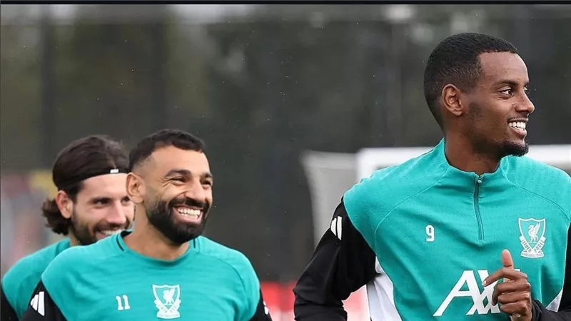 محمد صلاح وإيزاك يقودان تشكيل ليفربول ضد كريستال بالاس في الدوري الإنجليزي