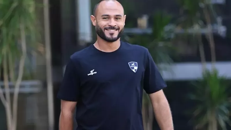 مصري بعقلية أوروبية.. قصة مدرب وادي دجلة صاحب الـ32 عامًا
