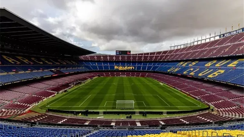 برشلونة يعلن رسميًا عودته إلى ملعب كامب نو بعد عامين من الغياب