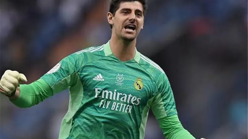 بعد احتمالية رحيل تيبوا كورتوا.. ريال مدريد يحدد البديل