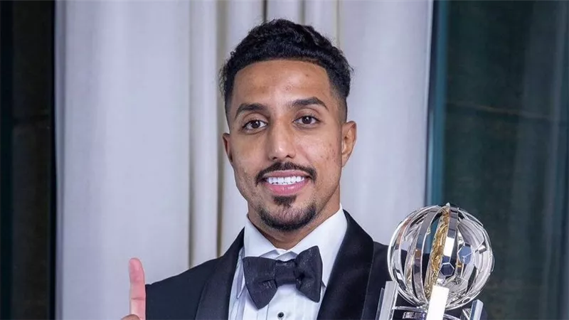 إنجاز تاريخي.. سالم الدوسري يفوز بجائزة أفضل لاعب في آسيا للمرة الثانية