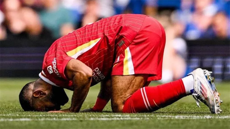 صلاح على خط النار بين ليفربول والمنتخب.. جلسة حاسمة لحسم سيناريو أمم أفريقيا