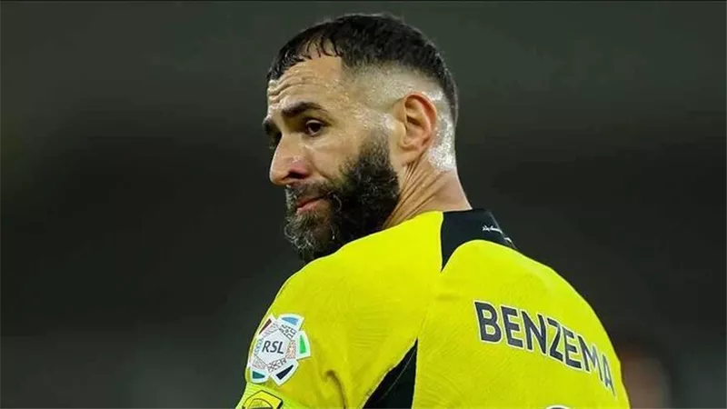بسبب الهلال السعودي.. اتحاد جدة يفقد كريم بنزيما في موقعة الشرطة العراقي
