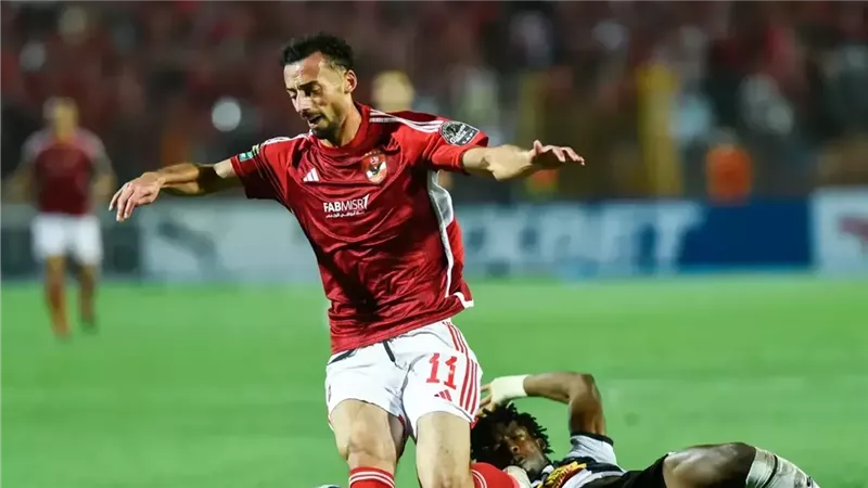 الأهلي يُحدد المقابل المالي لتجديد عقد أحمد عبد القادر (خاص)