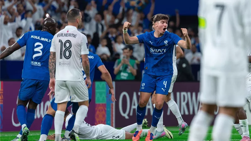 الهلال والسد 