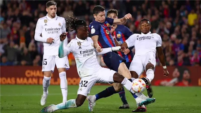 موعد مباراة برشلونة ضد ريال مدريد بالدوري الإسباني.. والقناة الناقلة
